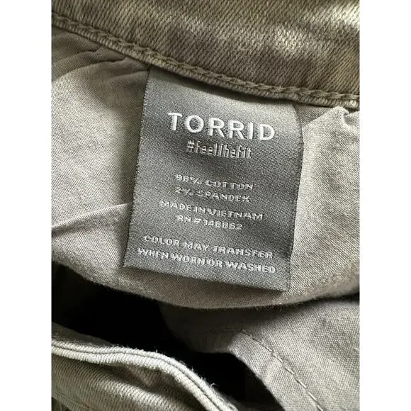Torrid 5 Inch Boyfriend Vintage Stretch Mid-Rise Denim Jean Shorts Smokestack 18 - Picture 5 of 6